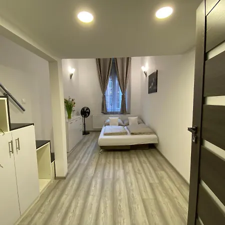Appartement Belvarosi 3 *